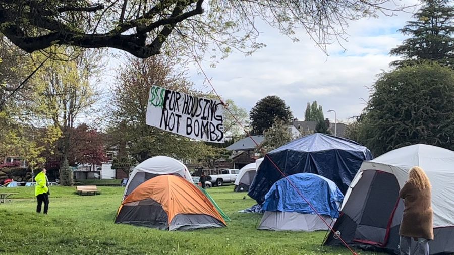 Photo: The saga of 100 asylum seekers, who have been pushed around King County, may be ending soon ...