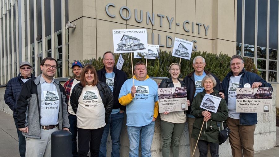 Photo: A grassroots campaign to save the historic Ryan House in Sumner scored a legal victory in Pi...