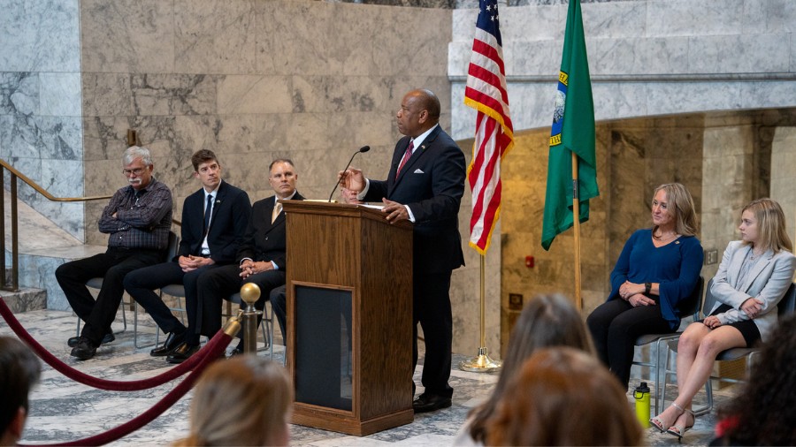 Image: Washington Republican gubernatorial candidate Semi Bird speaks at a Veterans Day event at th...