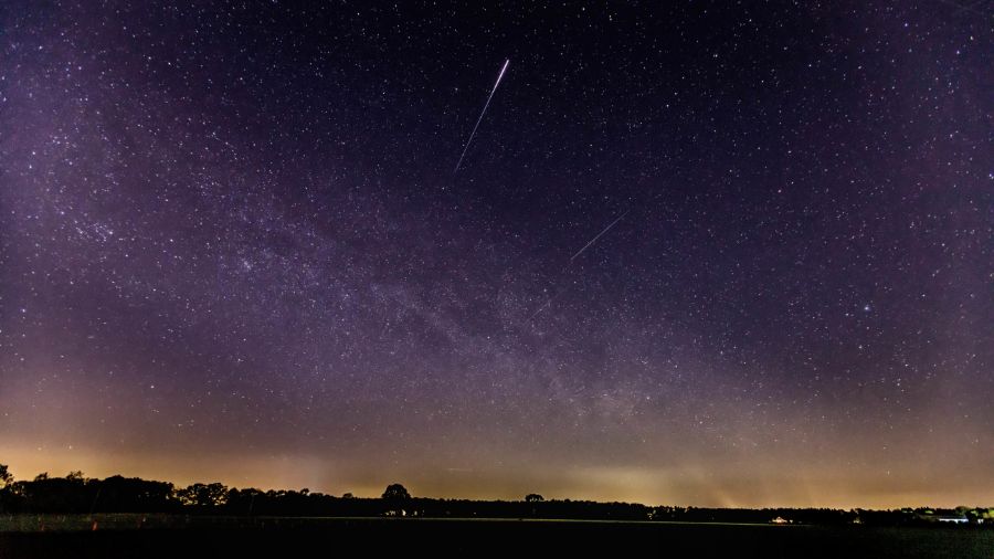 weather meteor showers pink moon...