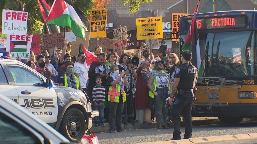 Photo: Some anti-Israel extremists in Seattle say they are plotting to use violence against cops....